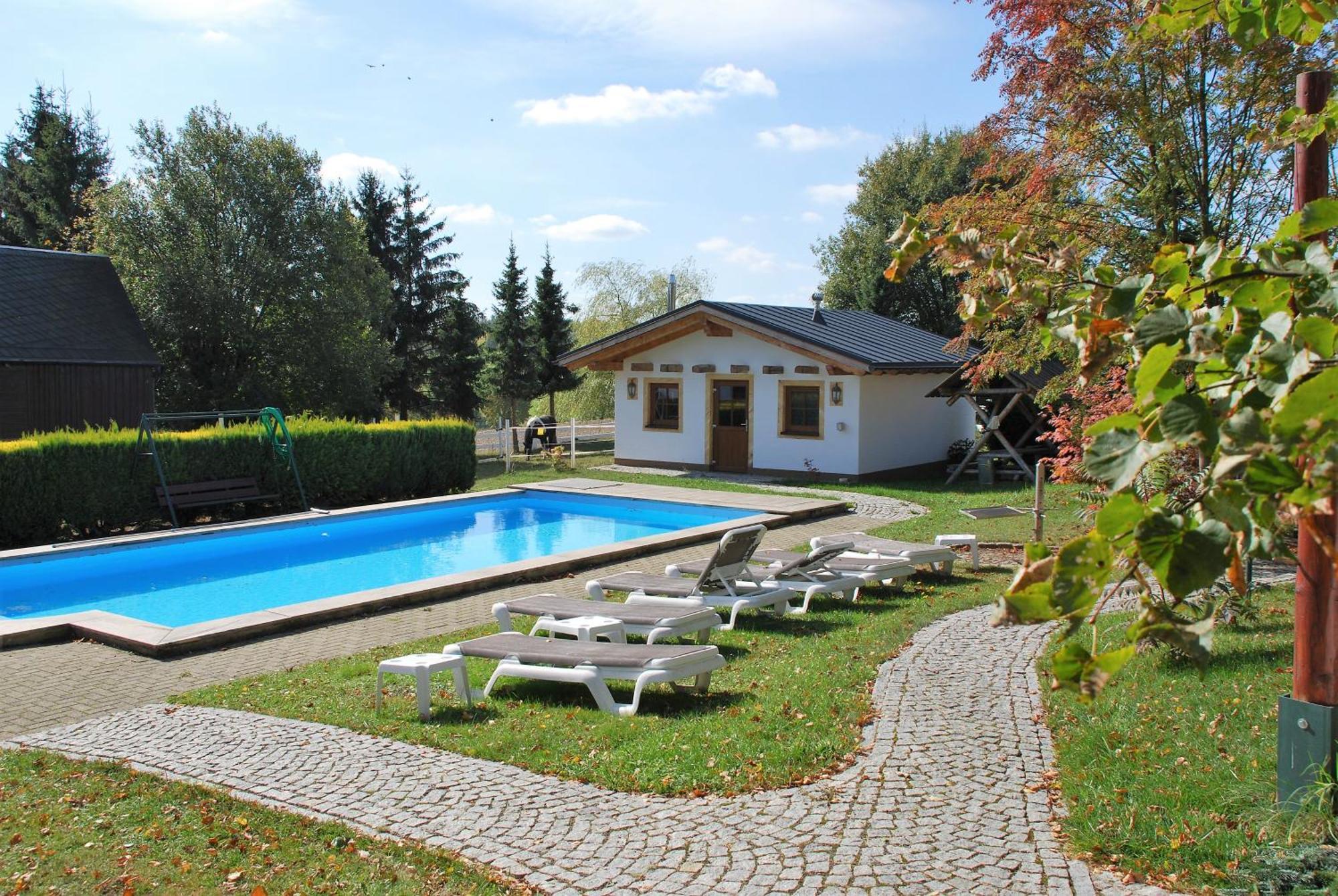 Hotel Alpenhof Markneukirchen Exterior photo