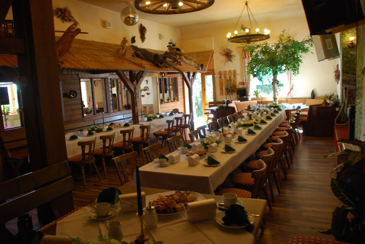 Hotel Alpenhof Markneukirchen Exterior photo