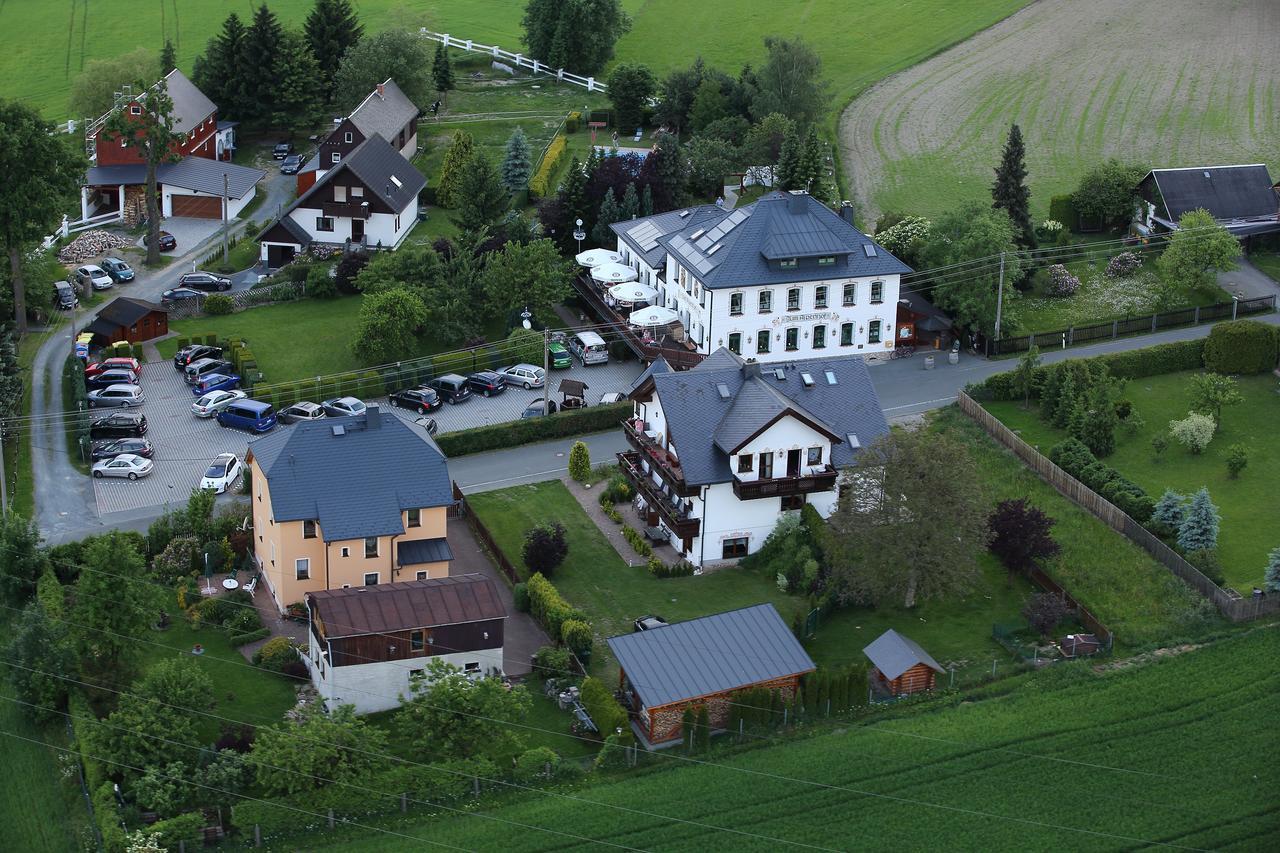 Hotel Alpenhof Markneukirchen Exterior photo