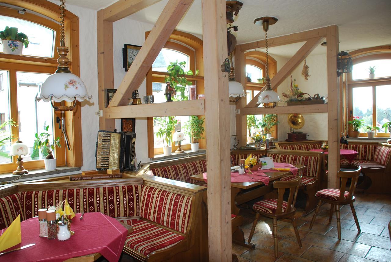 Hotel Alpenhof Markneukirchen Exterior photo
